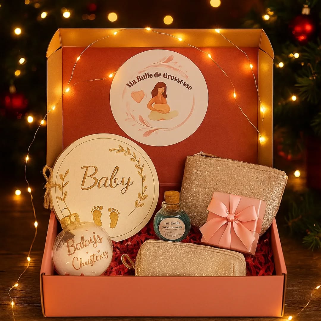 Contenu rĂ©el de la box de NoĂ«l Ma Bulle de Grossesse avec accessoires dorĂ©s, boule Babyâs Christmas et cadeaux maternitĂ©"
"Coffret Ma Bulle de Grossesse Noël avec cadeaux pour future maman et décoration festive"